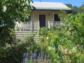 Walnut Cottage via Leongatha